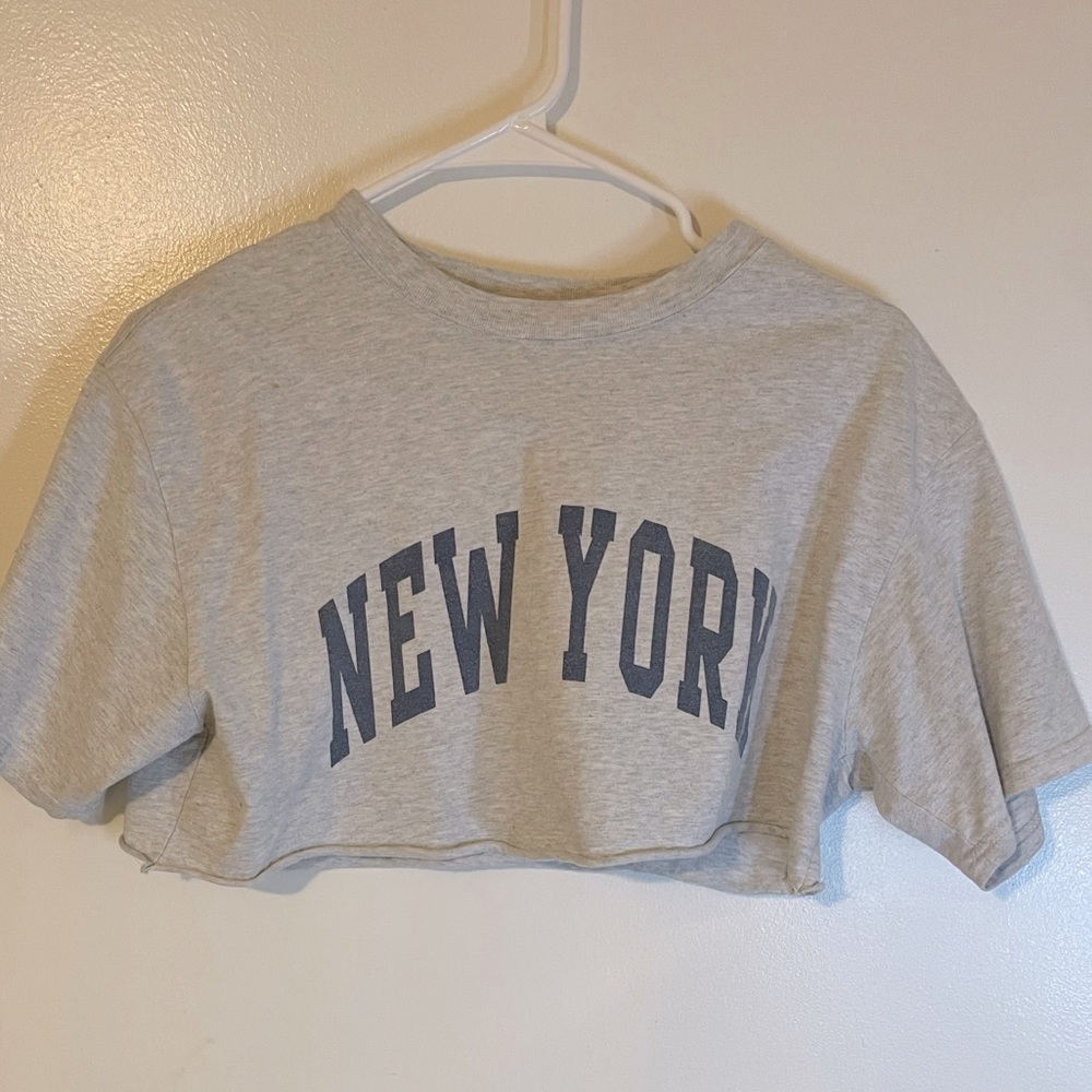Brandy Melville New York Cropped Tee